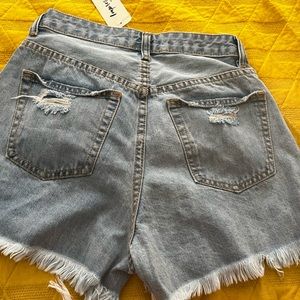 New with tags small Jean shorts Impressions Boutique